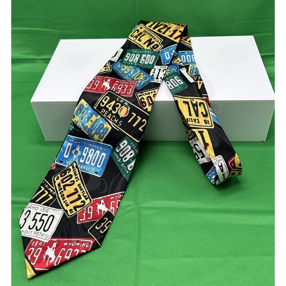 Beverly Hills Polo Club Men's Necktie Tie, US States License Plates 58”